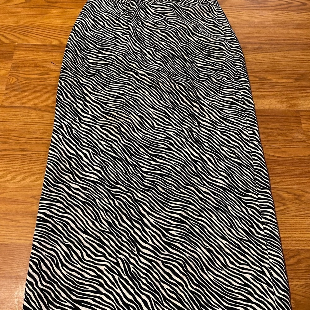 Liz Claiborne Skirt size 6 (FD)